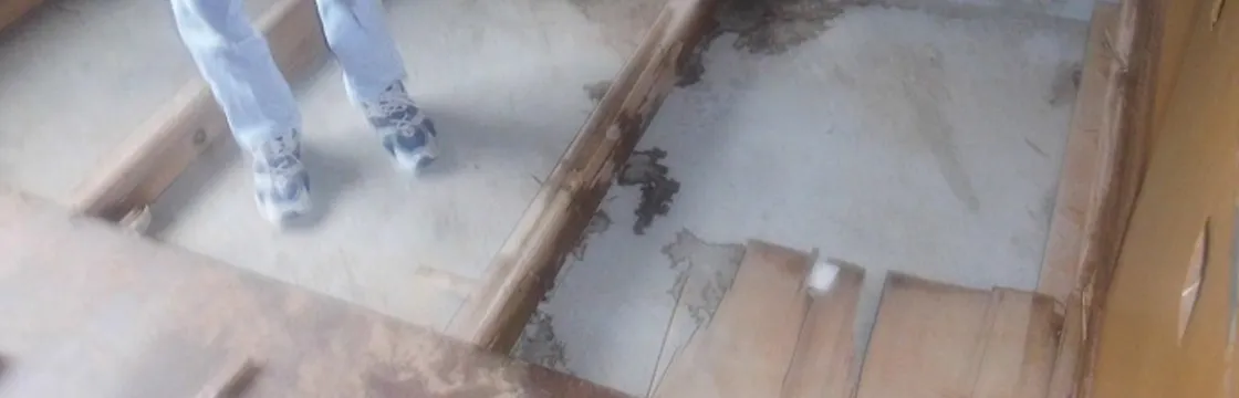 愛知県一宮市の特殊清掃：基礎に腐敗液が付着している場合