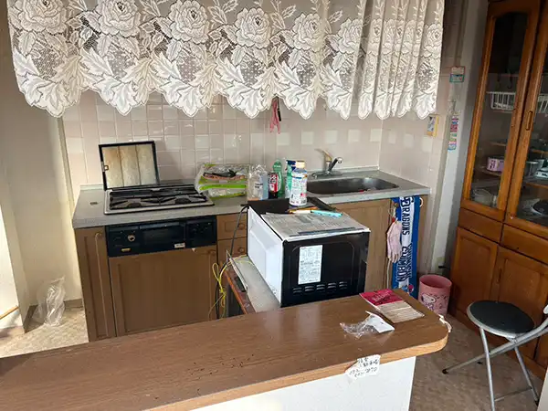愛知県名古屋市の遺品整理+キッチン・トイレのハウスクリーニングの作業前1